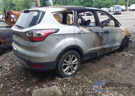 2017 Ford Escape Se z USA, uszkodzony, nr VIN 1FMCU9GD4HUB99696